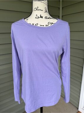 Classic Lavender Long-Sleeve Crewneck Tee size L great under scrubs soft